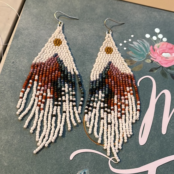 Premium beaded fringe earrings - Picture 2 of 5